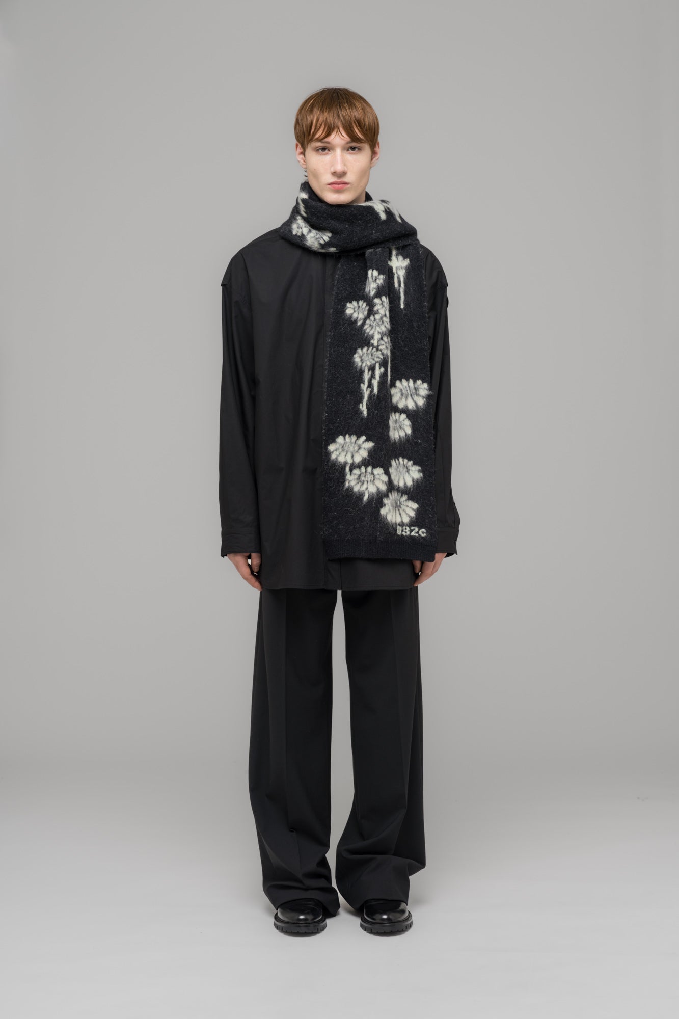 "MELTING DAISIES" SCARF