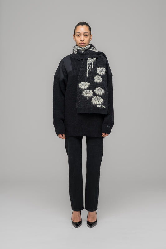 "MELTING DAISIES" SCARF