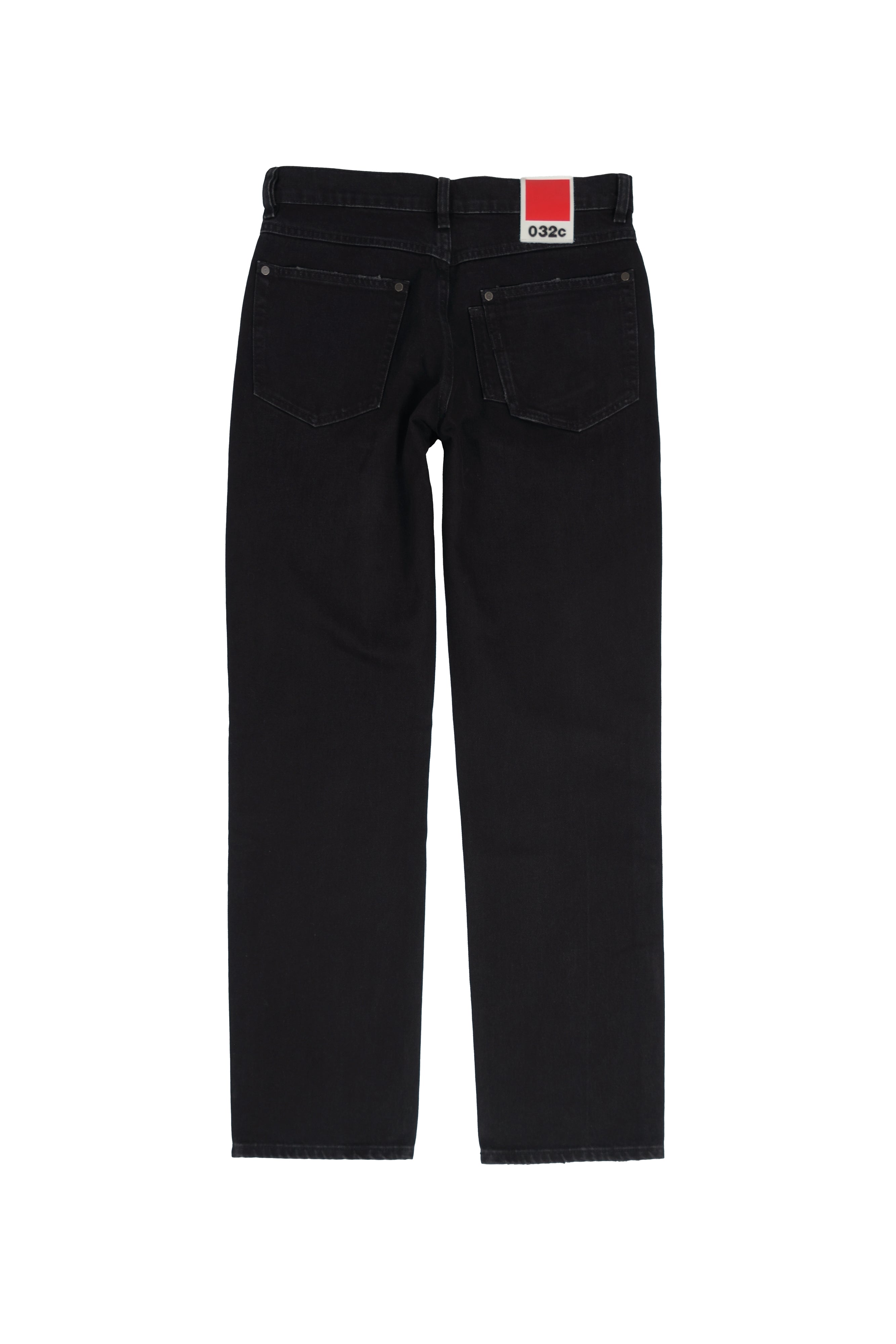 STRAIGHT LEG JEAN