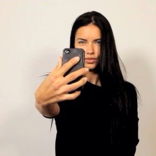 Art Critic JERRY SALTZ and 12 Supermodels Discuss the Selfie