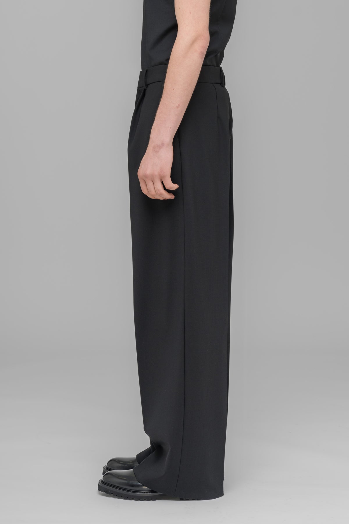 "032c OFFICE ATTIRE" WIDE LEG SUIT PANTS