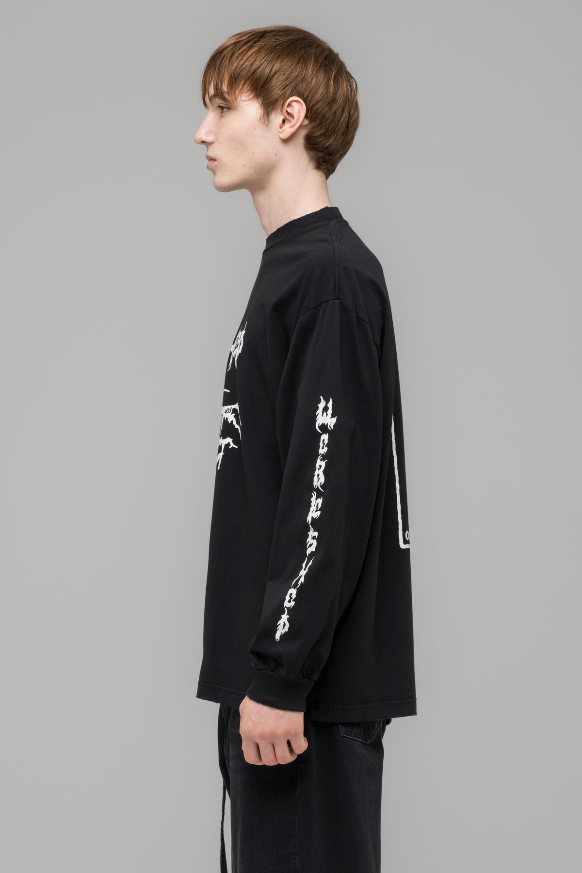 "ARMOUR" LONGSLEEVE