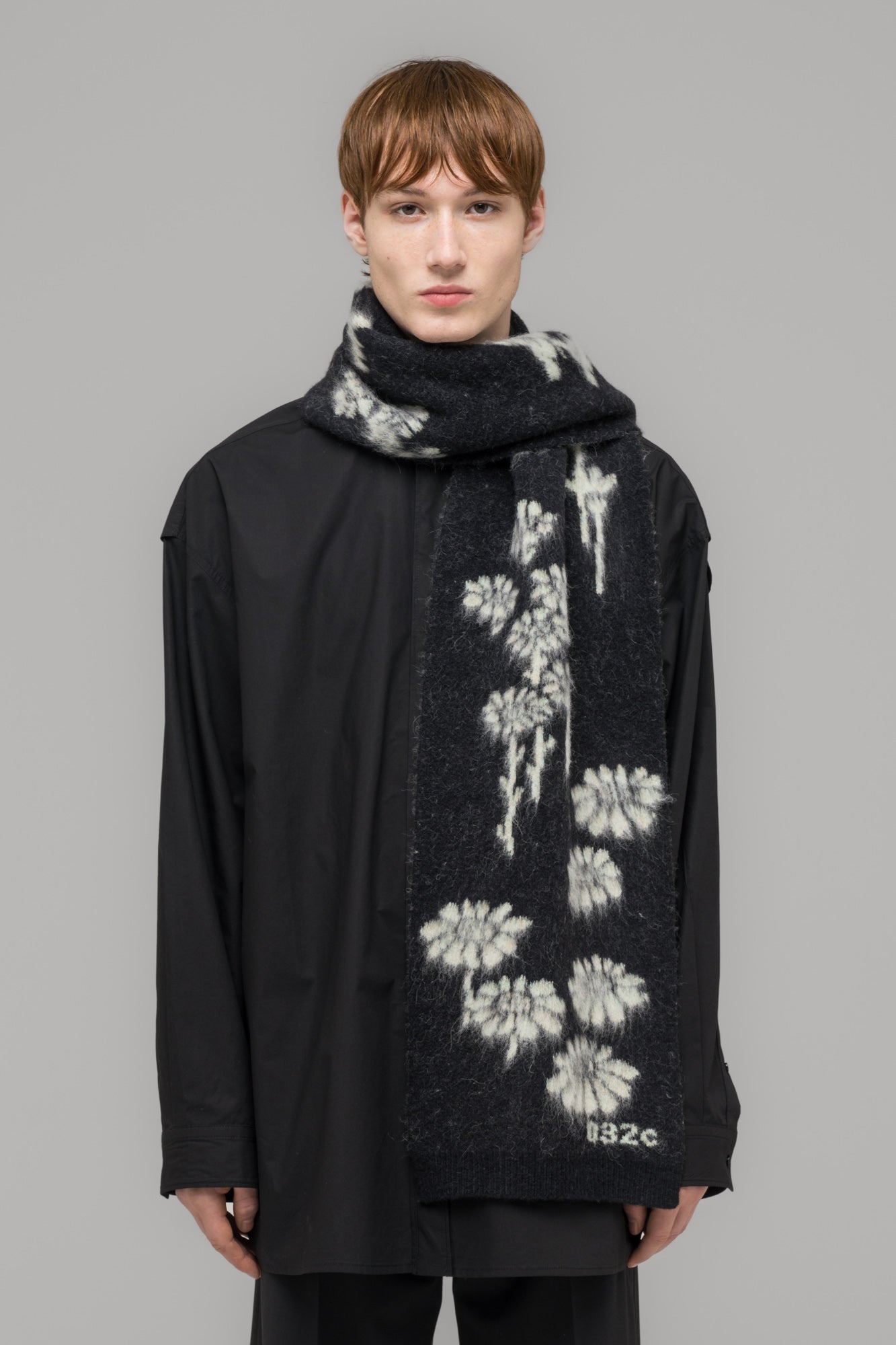 "MELTING DAISIES" SCARF