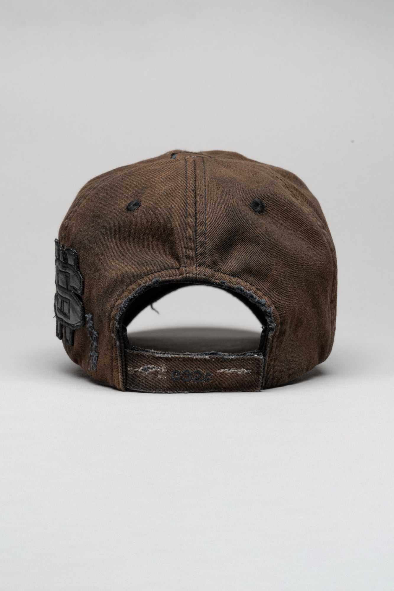 DISTRESSED LOGO CAP