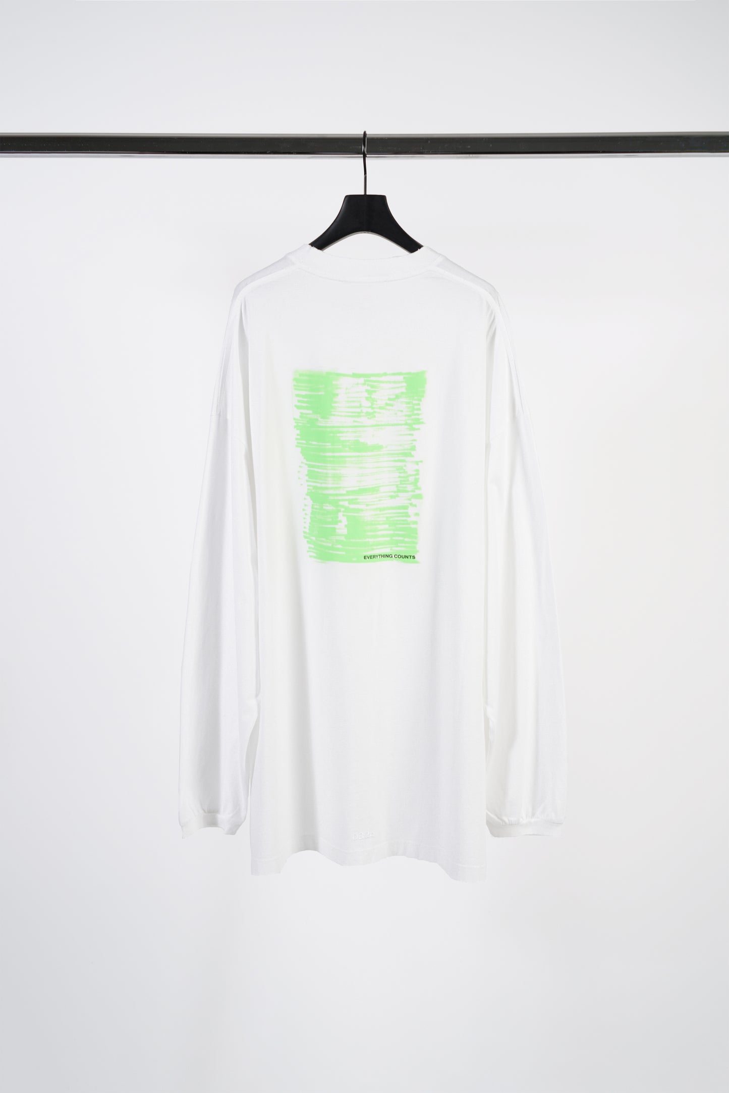 "EVERYTHING COUNTS" OVERSIZED LONGSLEEVE