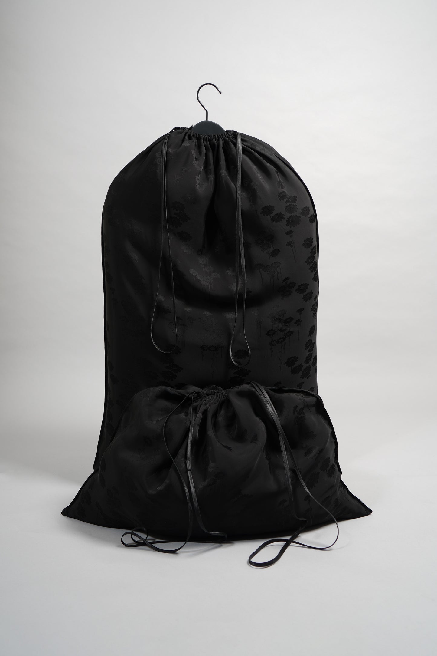 "MELTING DAISIES" BOMBER